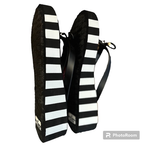 Size 9 Kate spade wedge sandals - Picture 4 of 5